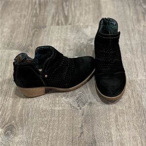 Women's Black Ankle Boots Earth Origins Size 8.5
